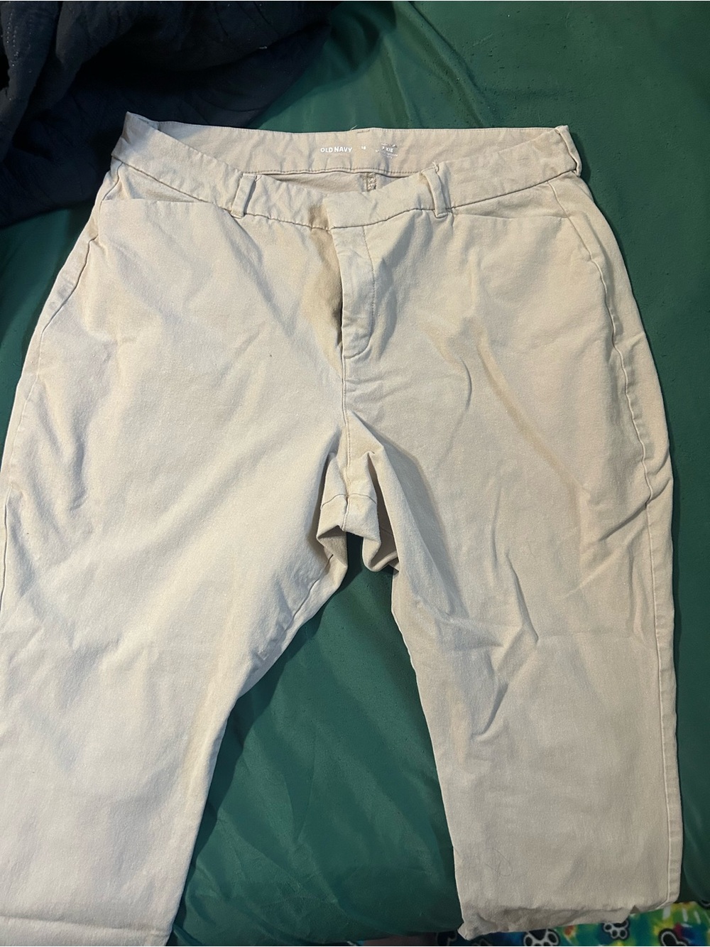Old Navy women’s Light Khaki pixie Pants
